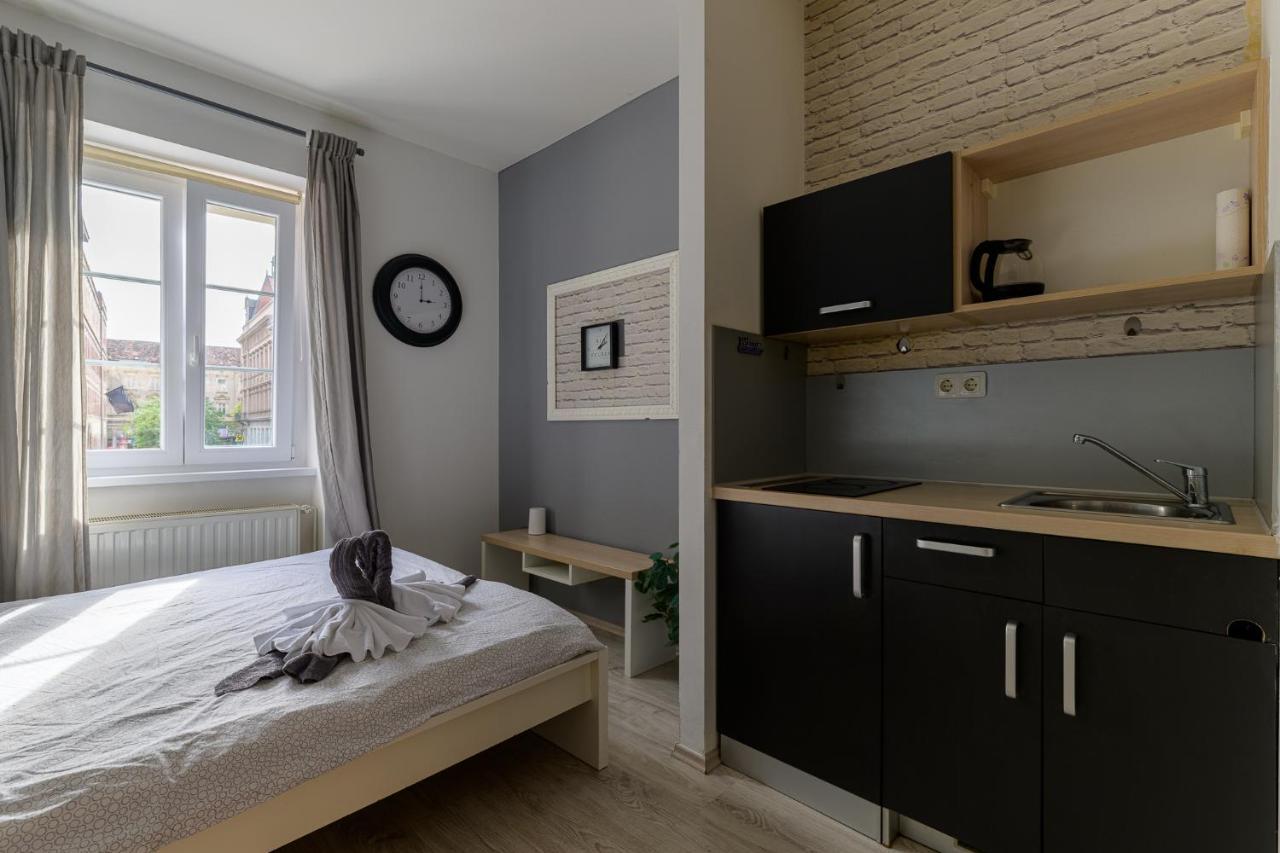 Euro Square Studios Загреб Экстерьер фото