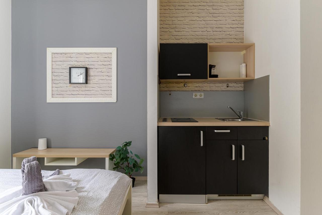 Euro Square Studios Загреб Экстерьер фото