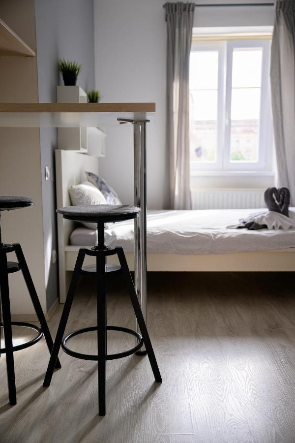 Euro Square Studios Загреб Экстерьер фото