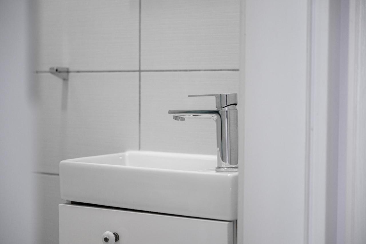 Euro Square Studios Загреб Экстерьер фото