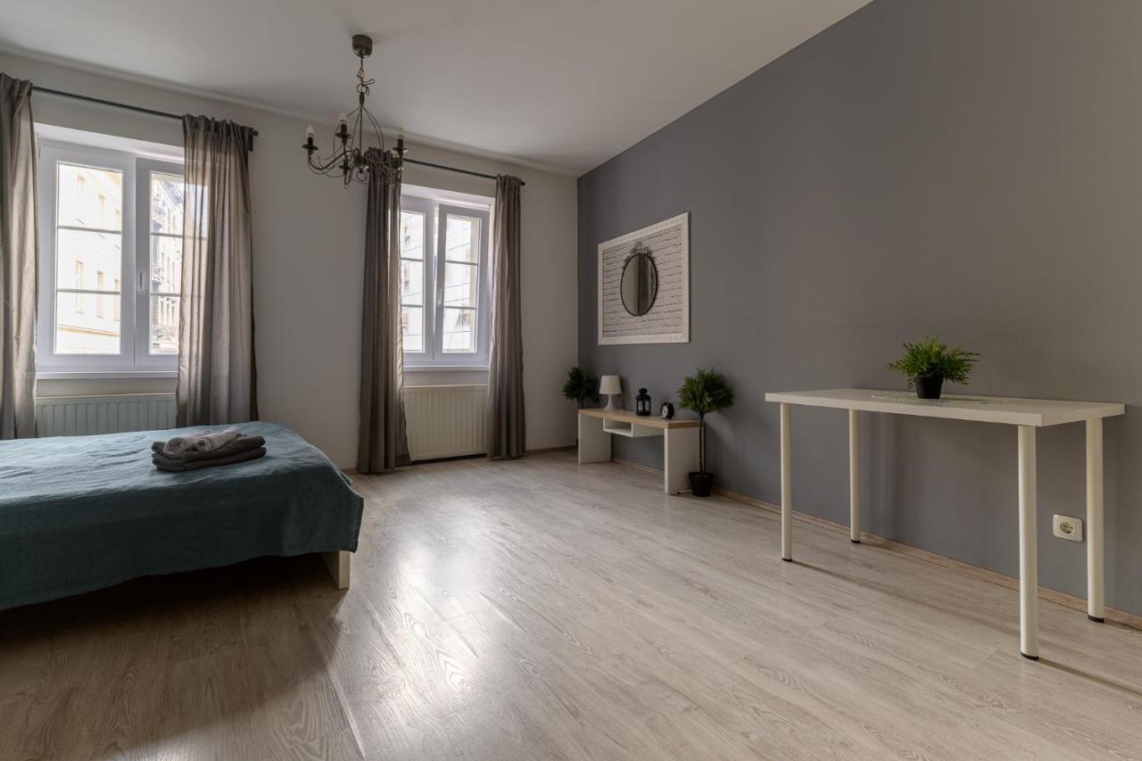 Euro Square Studios Загреб Экстерьер фото